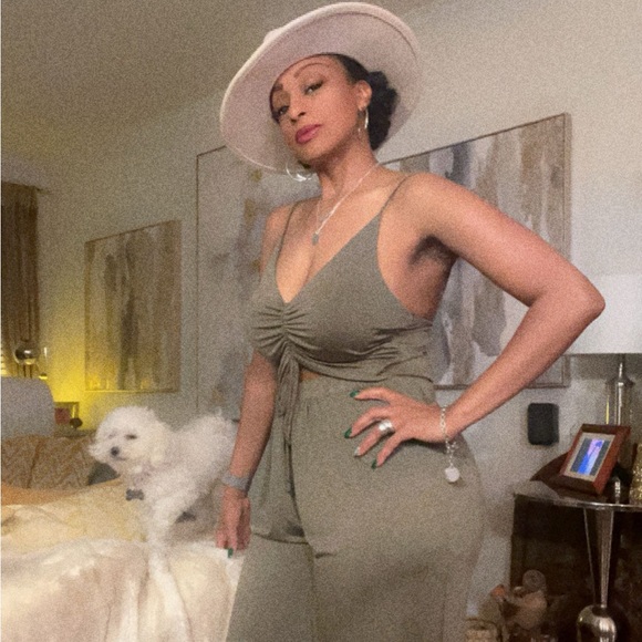 Meet your Posher, Chiquita - Picture 7 of 17